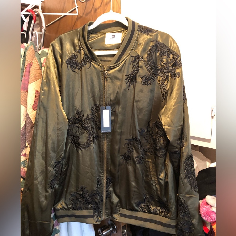 🐲Olive Green Embroidered Bomber Jacket- 958 $70 or $65 w/offer